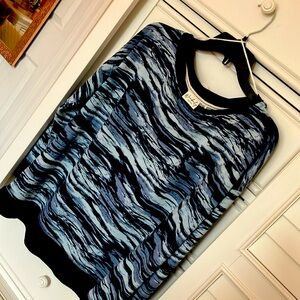 Wavy blue toned- Casual, jersey knit top!